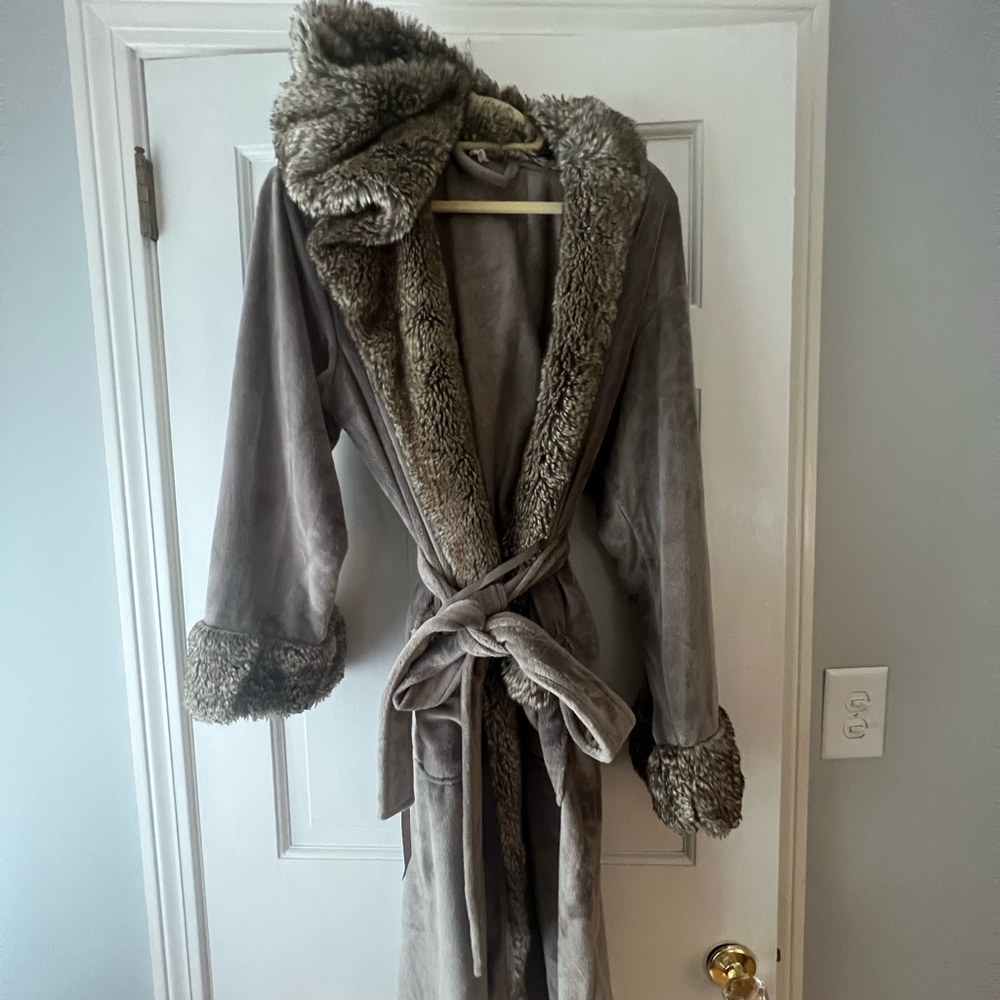 Pottery Barn Faux Fur Ombre Robe
